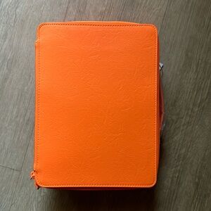 BÉIS Cosmetic Case in Creamsicle RARE